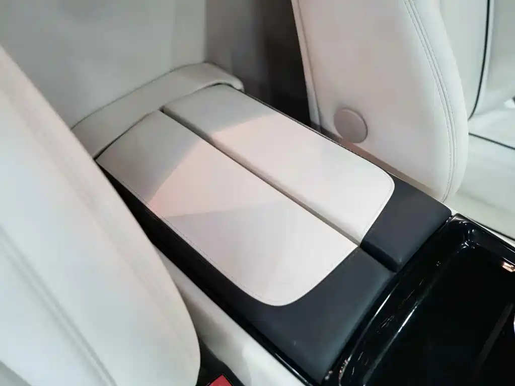 Mercedes-Benz Vito 2022 — фото 10