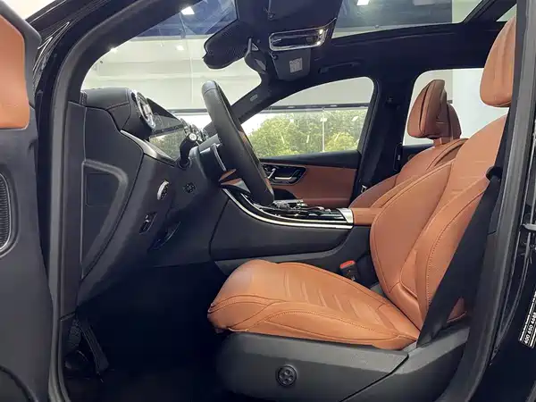 Mercedes-Benz GLC 2023