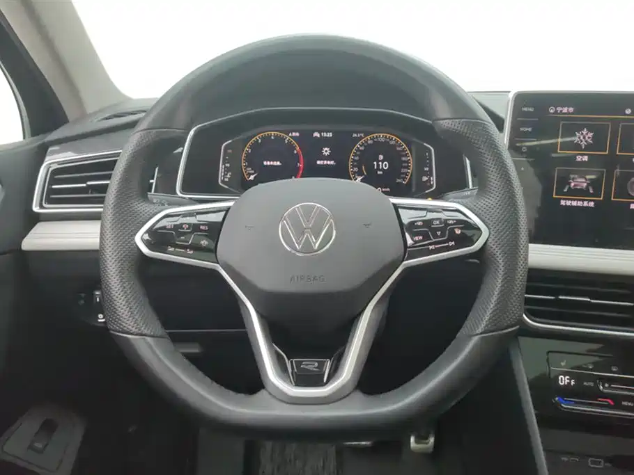 Volkswagen Tiguan L 2022 — фото 15