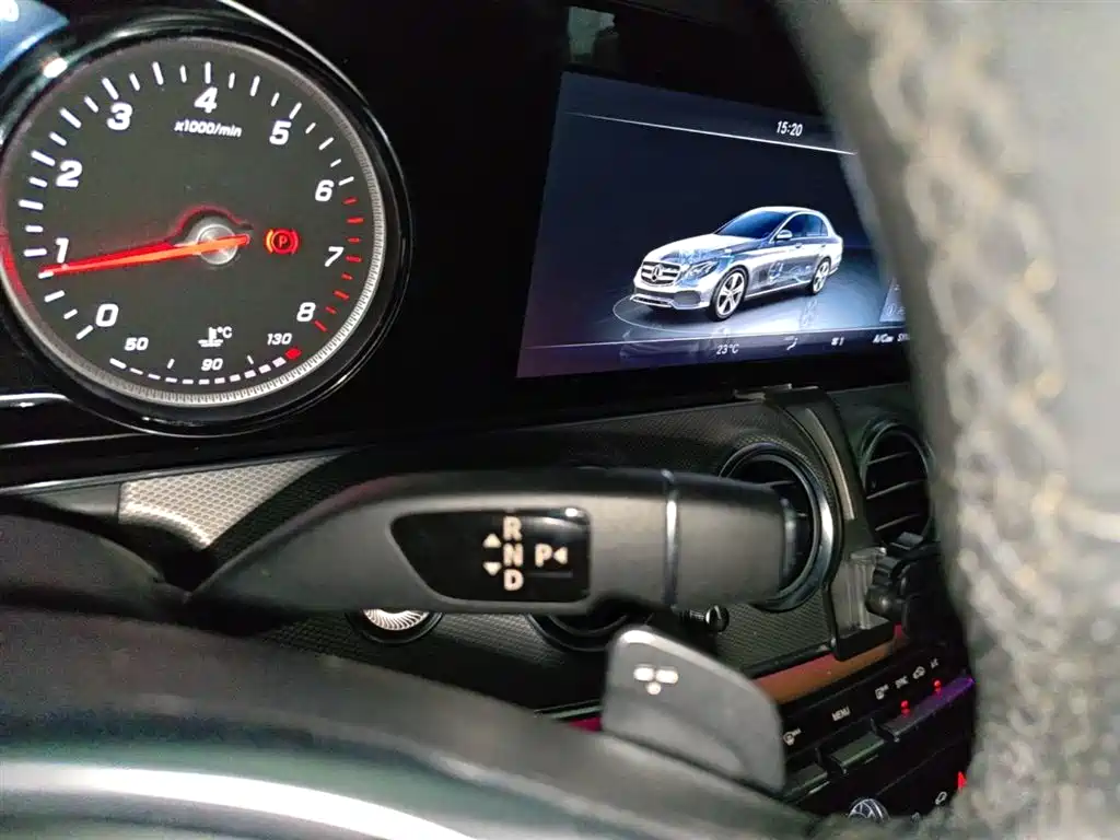 Mercedes-Benz E-Class 2017 — фото 14