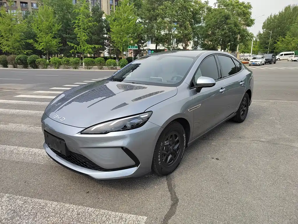 BYD Seal 05 DM-i 2025 — фото 1