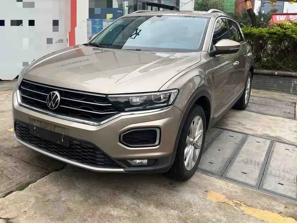 Volkswagen T-Roc 2021 — фото 1