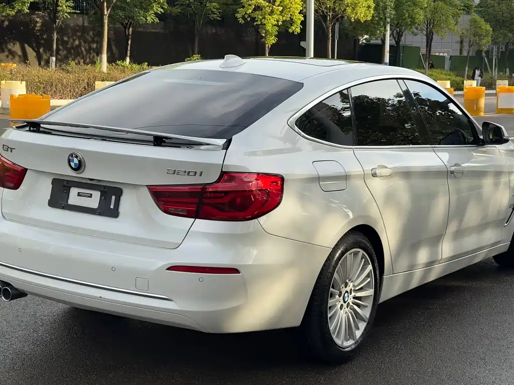 BMW 3 Series GT 2017 — фото 10
