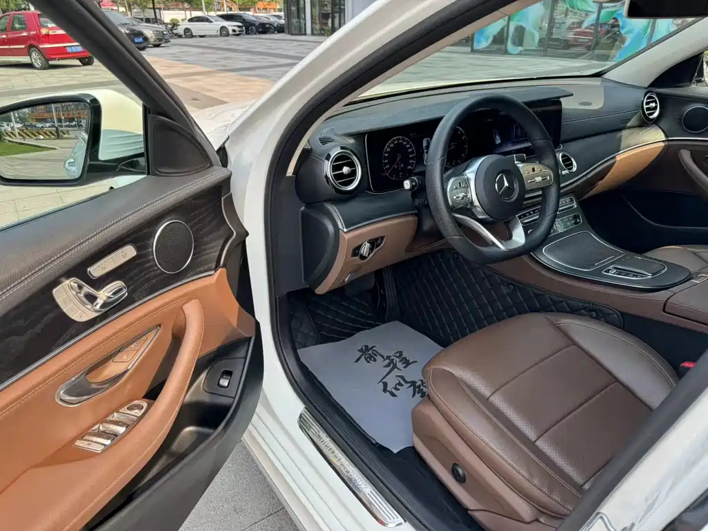 Mercedes-Benz E-Class 2019 — фото 7