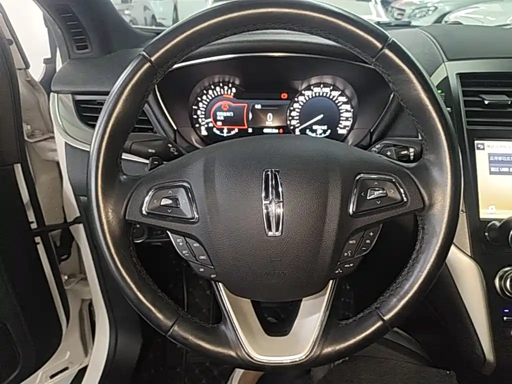 Lincoln MKC 2020 — фото 11