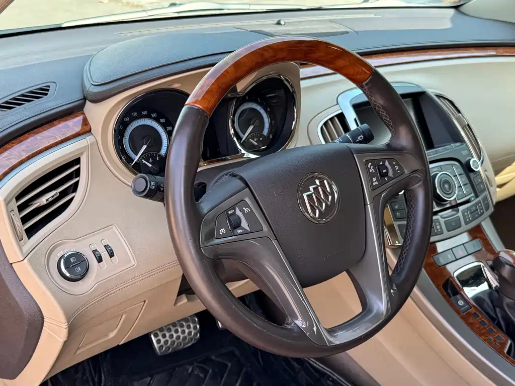 Buick LaCrosse 2009 — фото 10