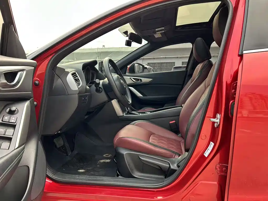 Mazda CX-4 2017 — фото 13