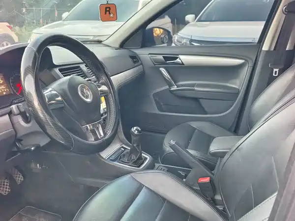 Volkswagen Lavida 2013
