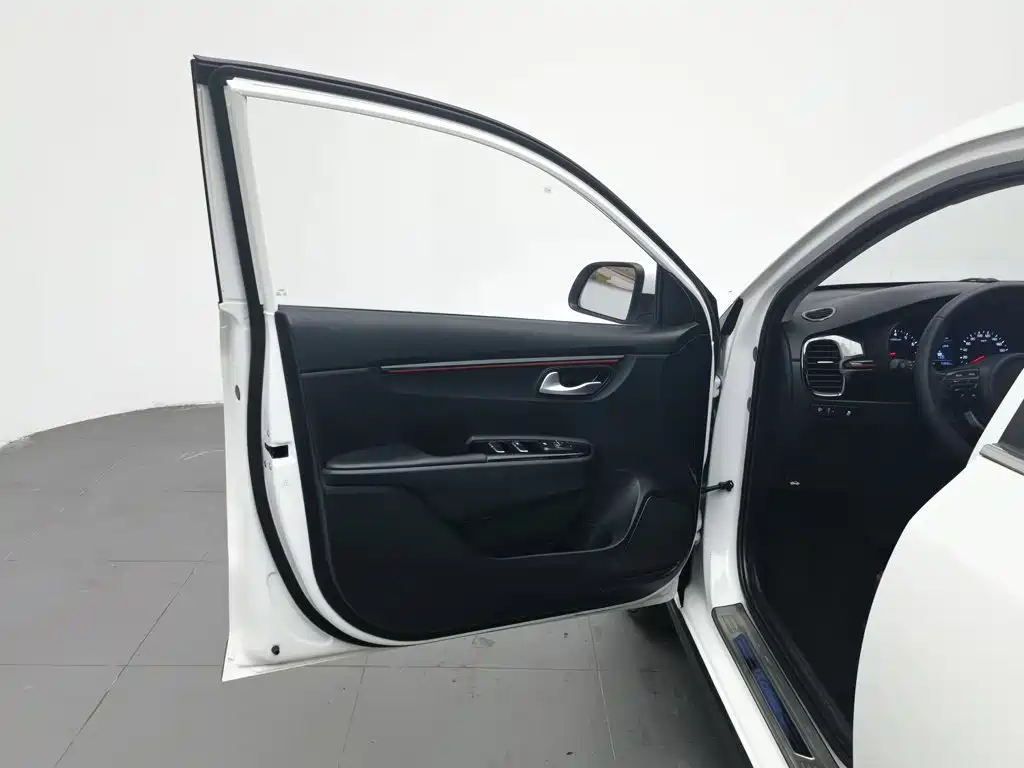 Kia KX CROSS 2019 — фото 8