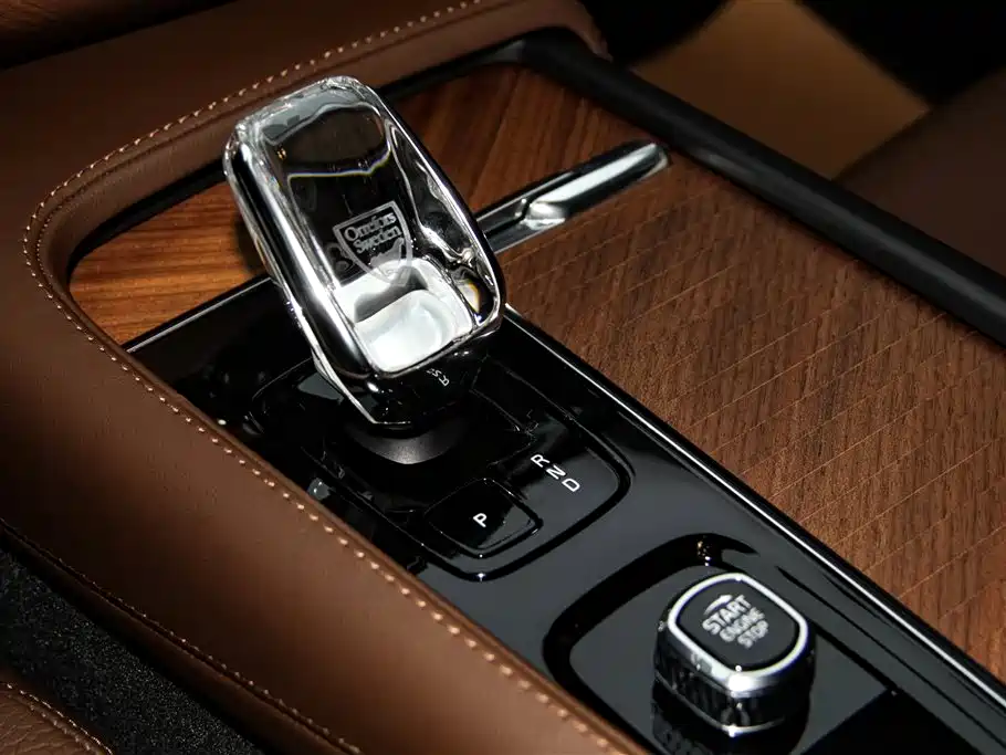 Volvo XC90 2023 — фото 20