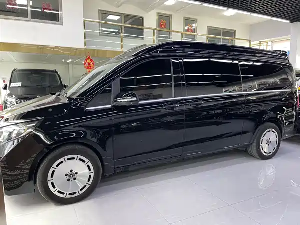 Mercedes-Benz V-Class 2024
