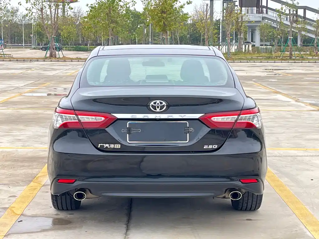 Toyota Camry 2020 — фото 43