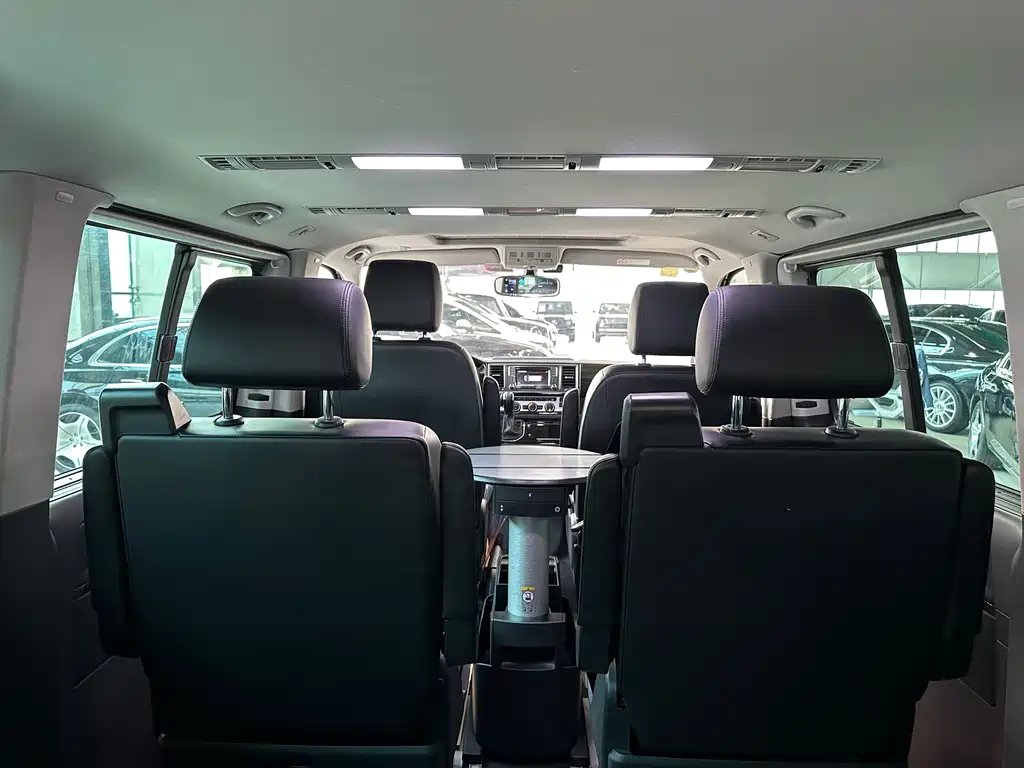 Volkswagen Multivan 2018 — фото 18