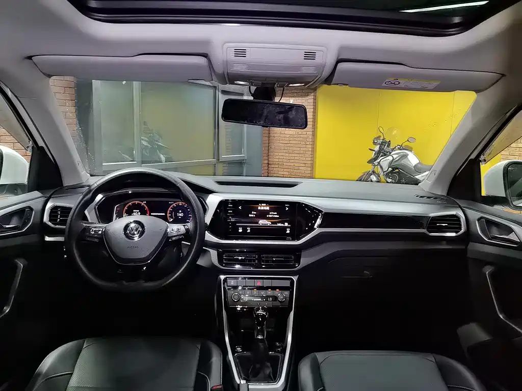 Volkswagen T-Cross 2020 — фото 14