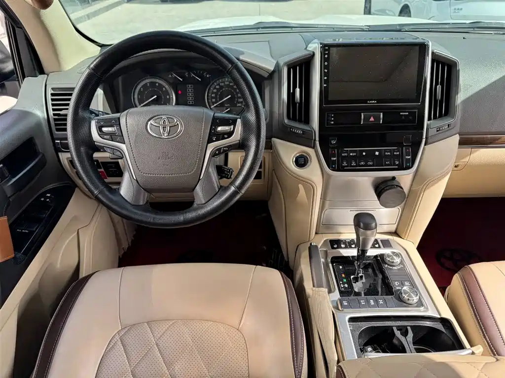 Toyota Land Cruiser 2020 — фото 10