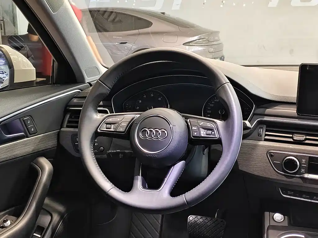 Audi A4L 2017