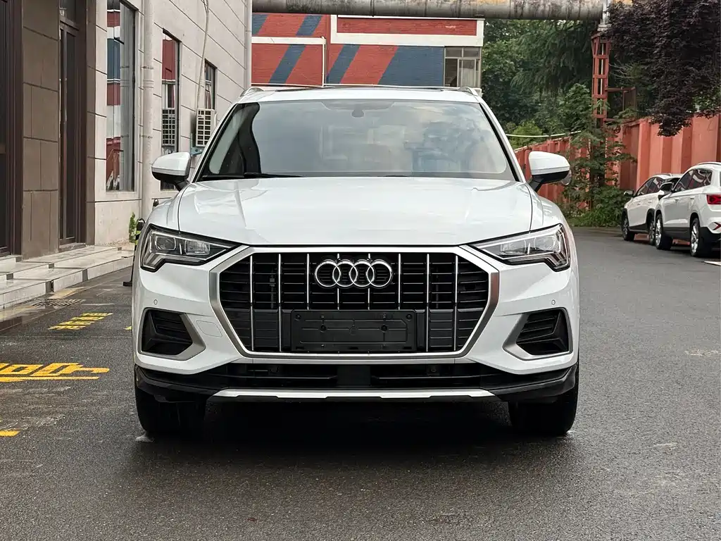 Audi Q3 2022 — фото 2