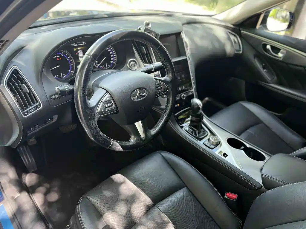 Infiniti Q50L 2017 — фото 14