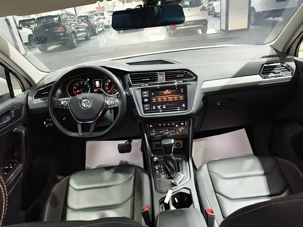 Volkswagen Tiguan L 2018 — фото 10