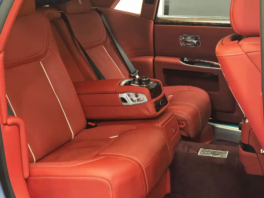 Rolls-Royce Ghost 2014 — фото 15