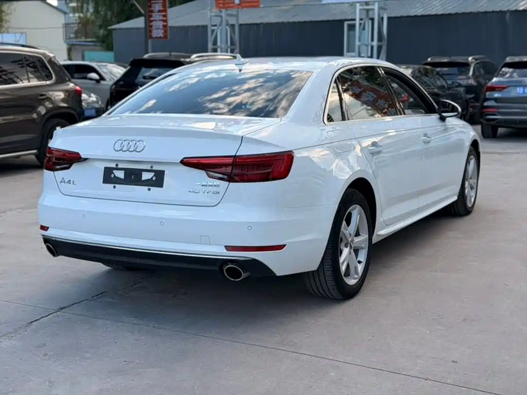 Audi A4L 2017