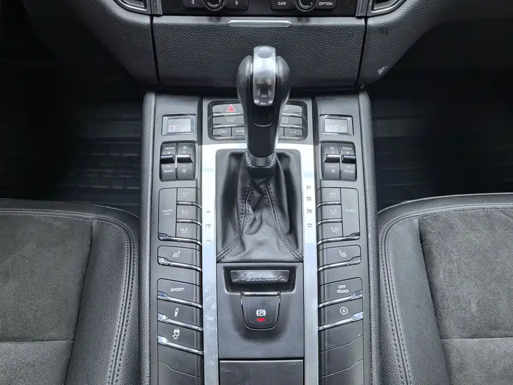 Porsche Macan 2016 — фото 18