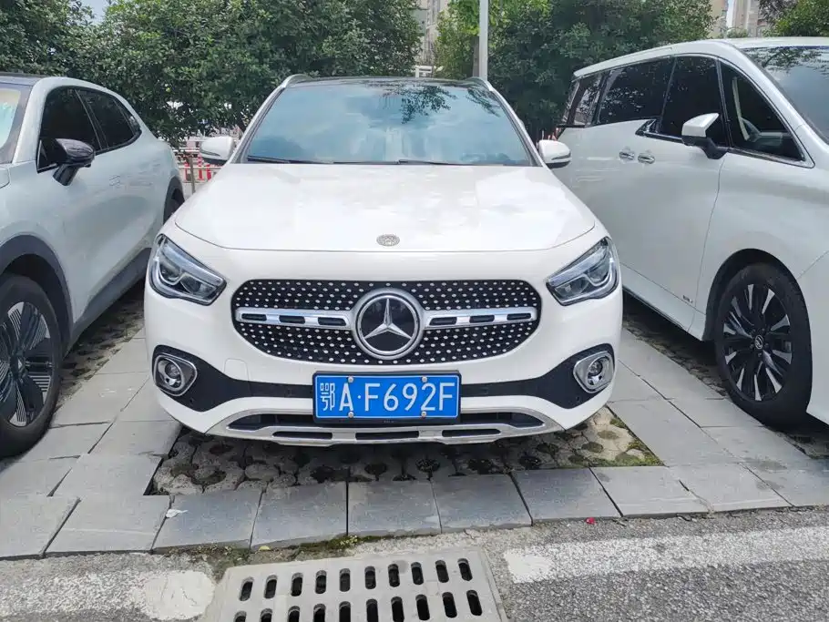Mercedes-Benz GLA 2021