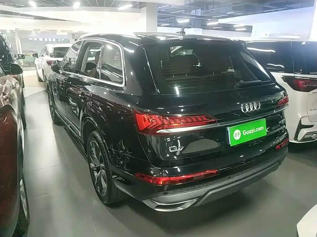 Audi Q7 2020 — фото 5