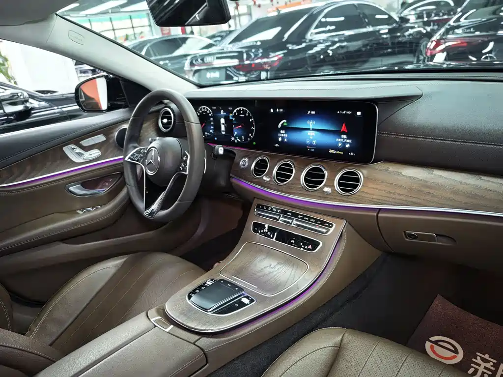 Mercedes-Benz E-Class 2022 — фото 9