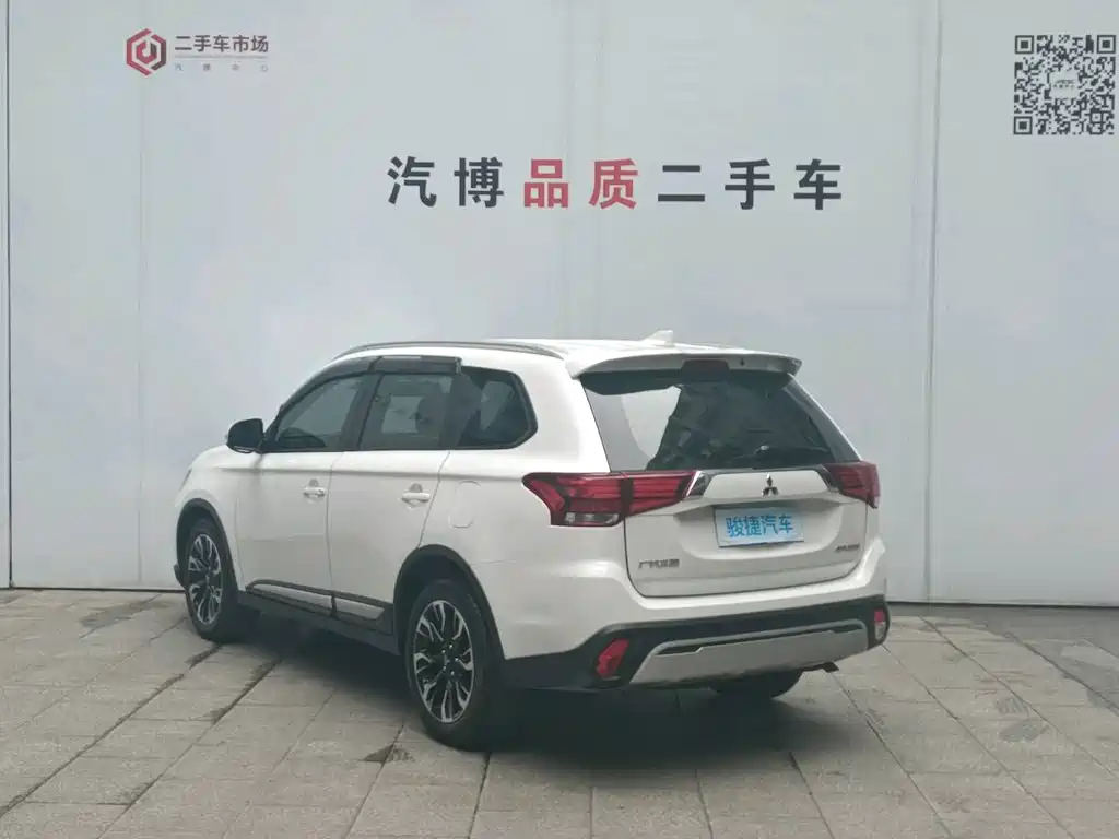 Mitsubishi Outlander 2019 — фото 4