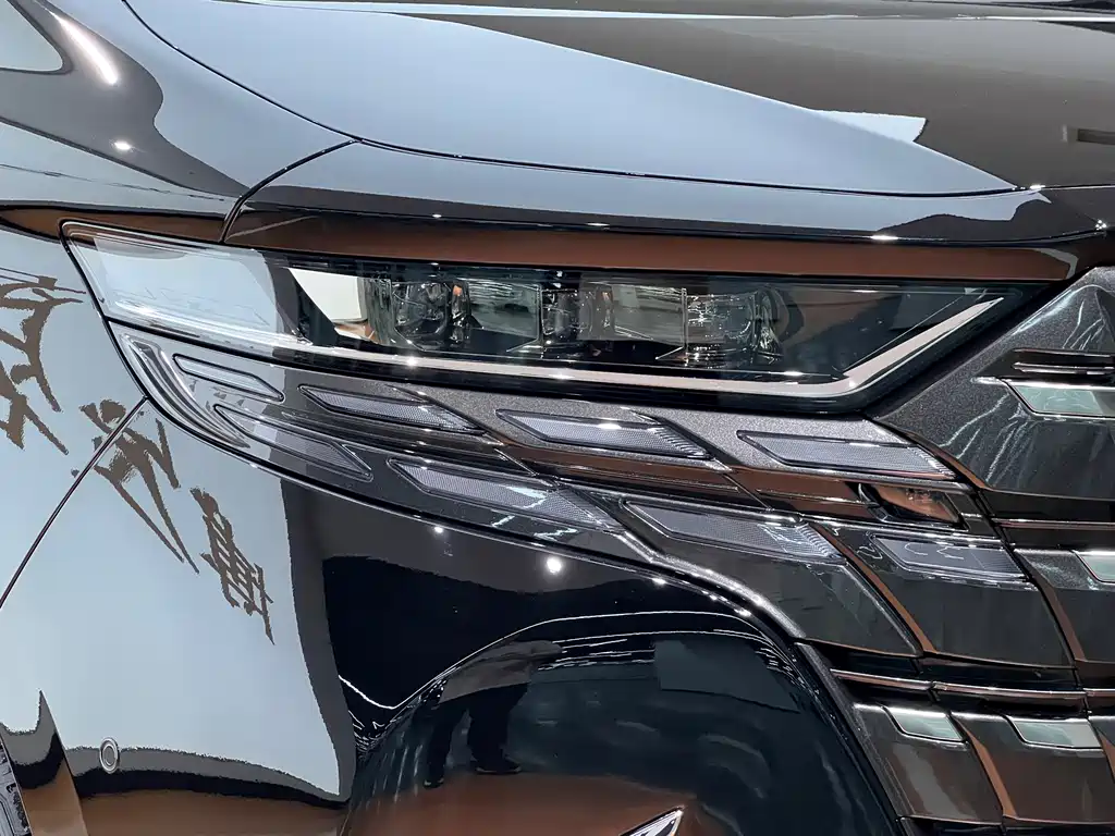 Toyota Alphard 2025 — фото 5