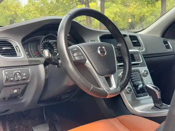 Volvo S60 2019