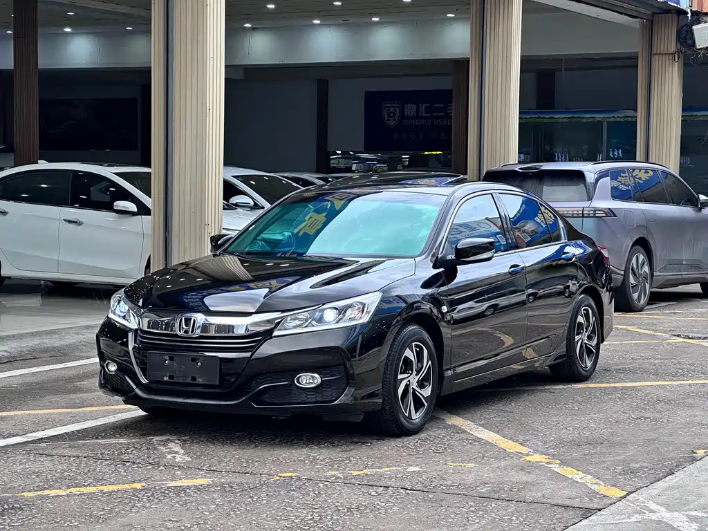 Honda Accord 2016 — фото 18