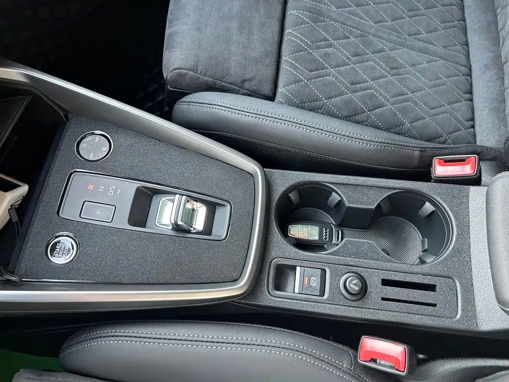 Audi A3 2022 — фото 13