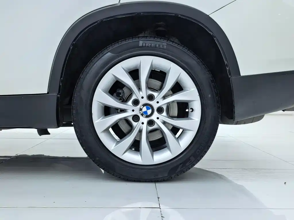 BMW X1 2015 — фото 24