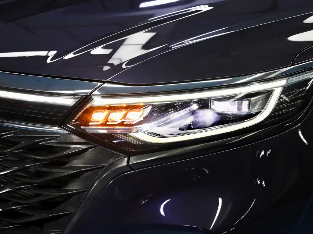 Roewe iMAX8 2021 — фото 4