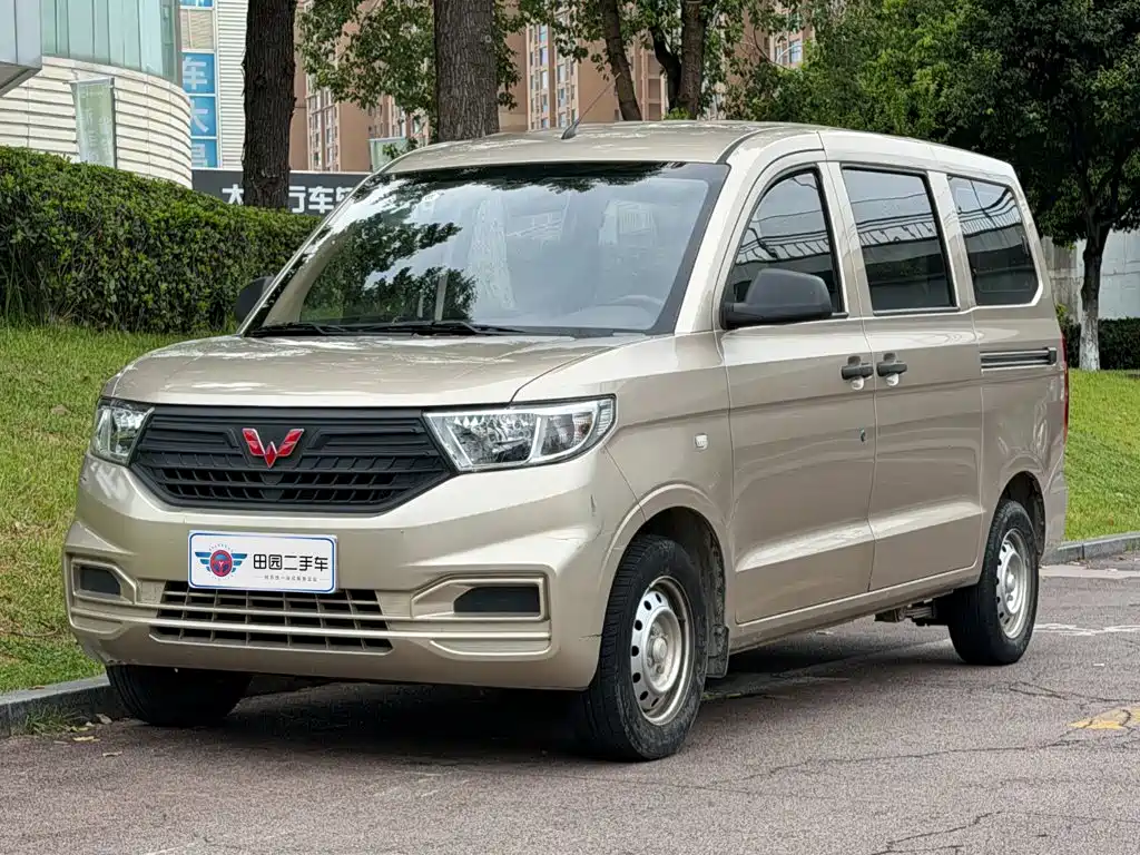 Wuling Hongguang V 2022 — фото 1