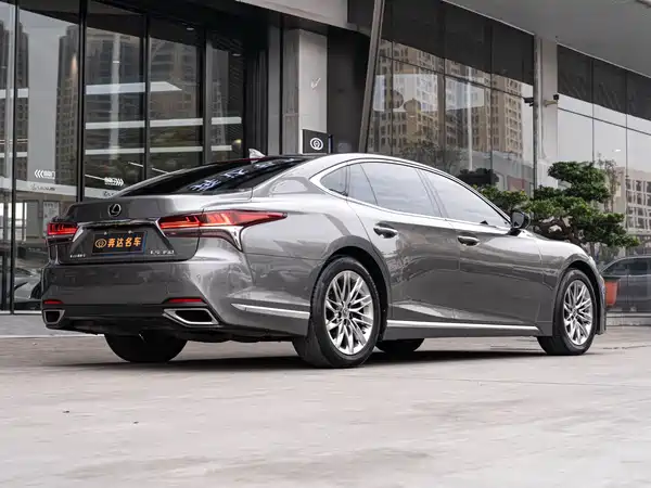 Lexus LS 2018