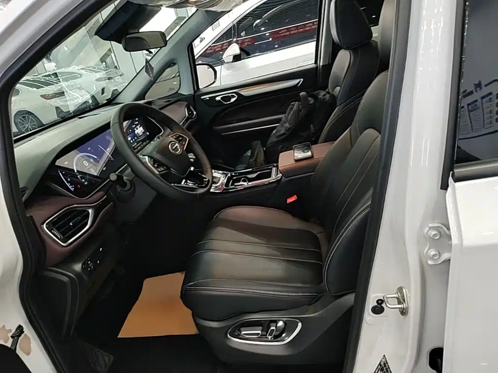 GAC Trumpchi M6 2025 — фото 15