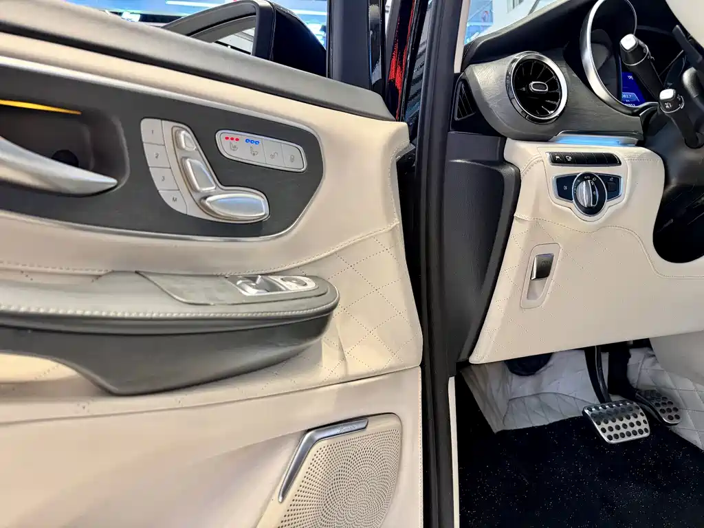 Mercedes-Benz V-Class 2021 — фото 3