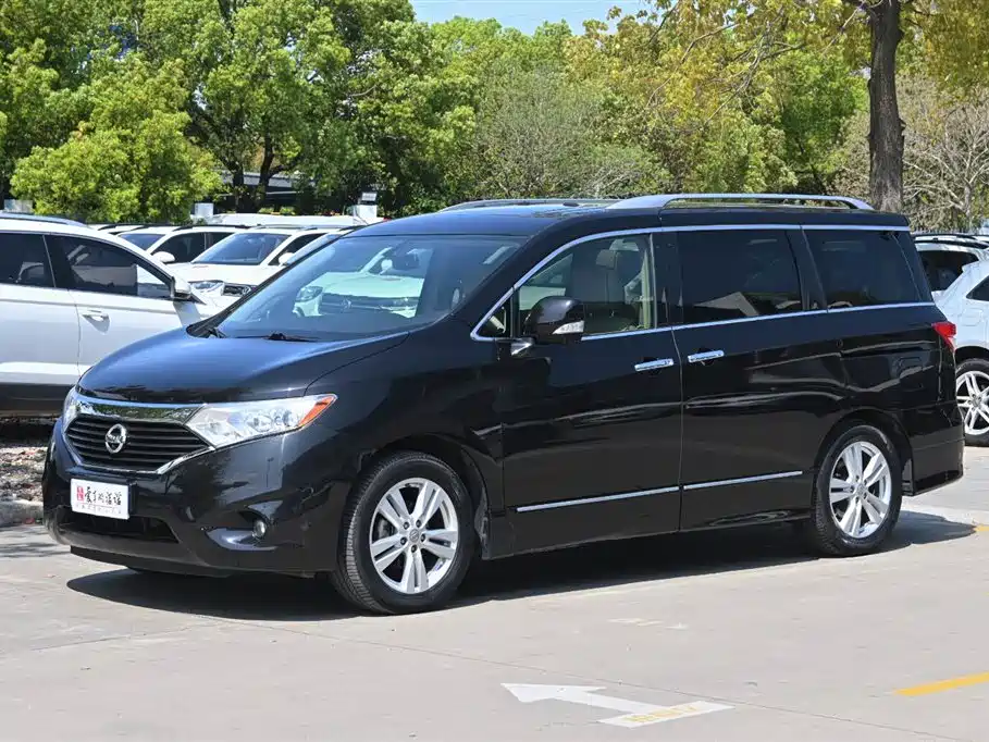 Nissan Quest 2015 — фото 1