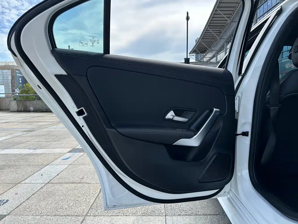 Mercedes-Benz A-Class 2022 — фото 31