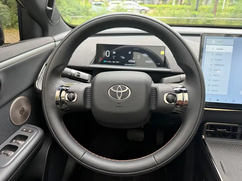 Toyota bZ3X 2025 — фото 17