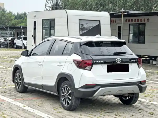 Toyota Yaris L 2022