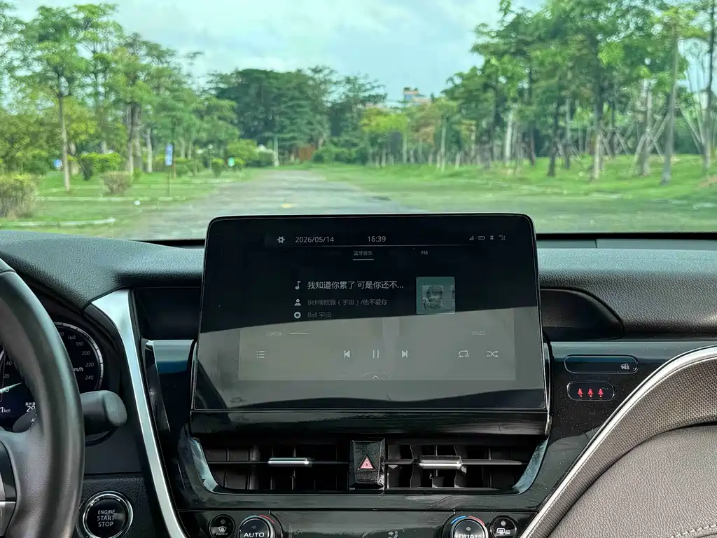 Toyota Camry 2022 — фото 18