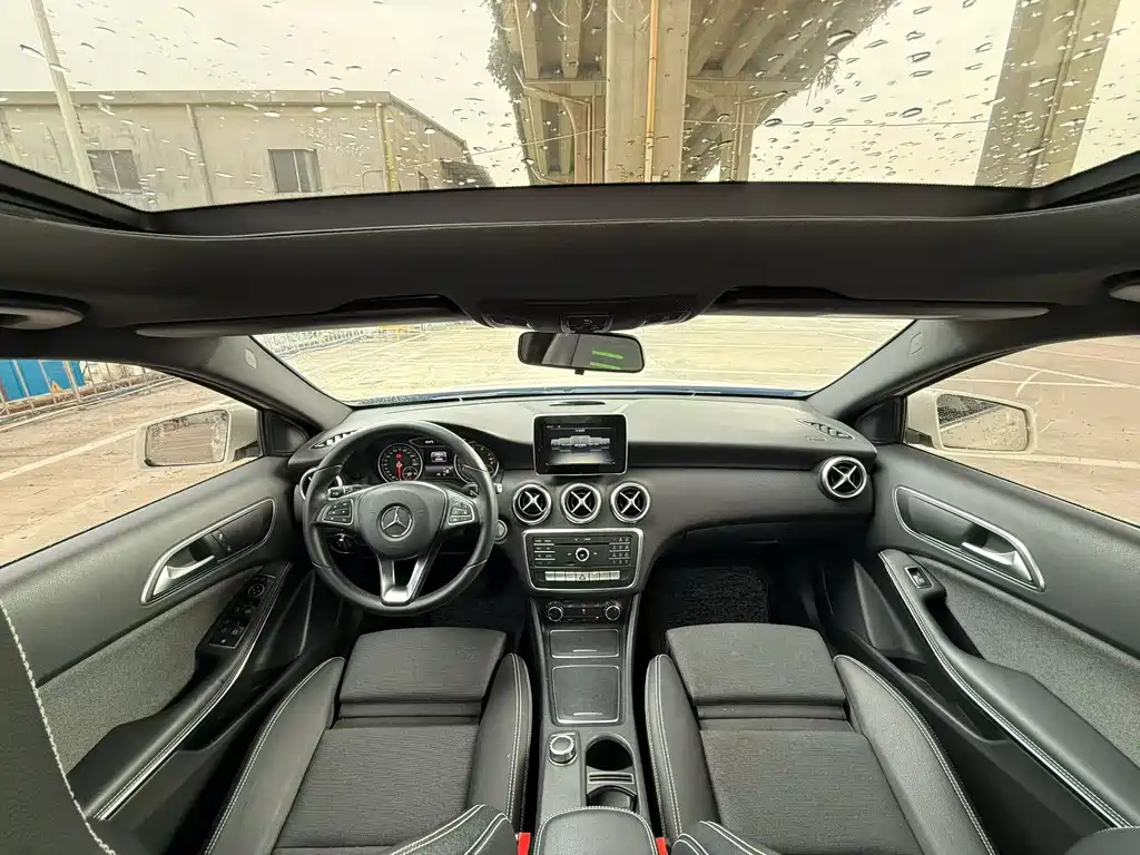 Mercedes-Benz A-Class 2017 — фото 7
