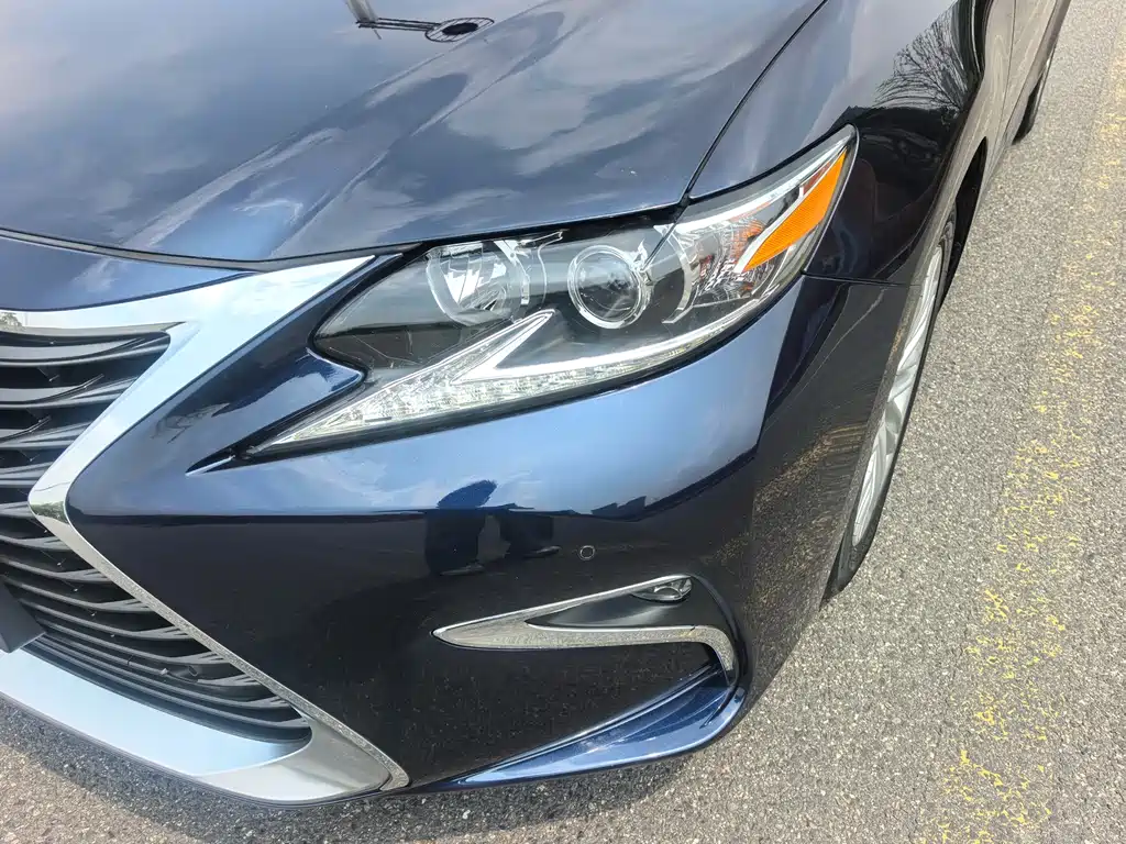 Lexus ES 2015 — фото 11
