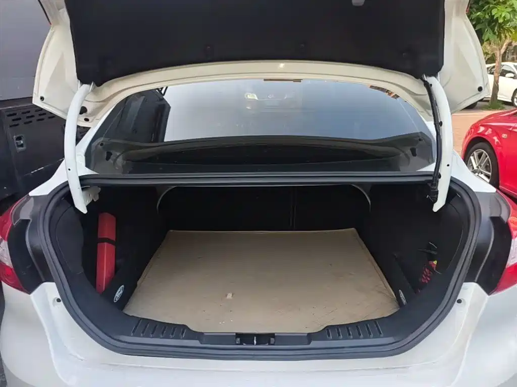 Ford Focus 2014 — фото 15