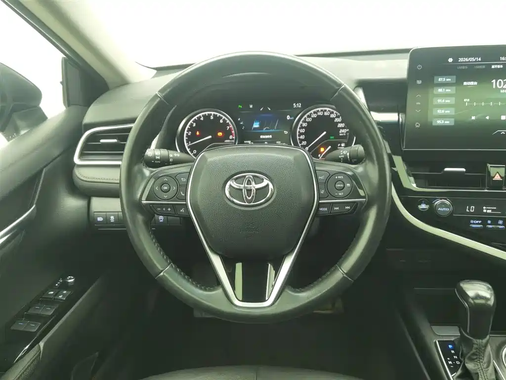 Toyota Camry 2021 — фото 11