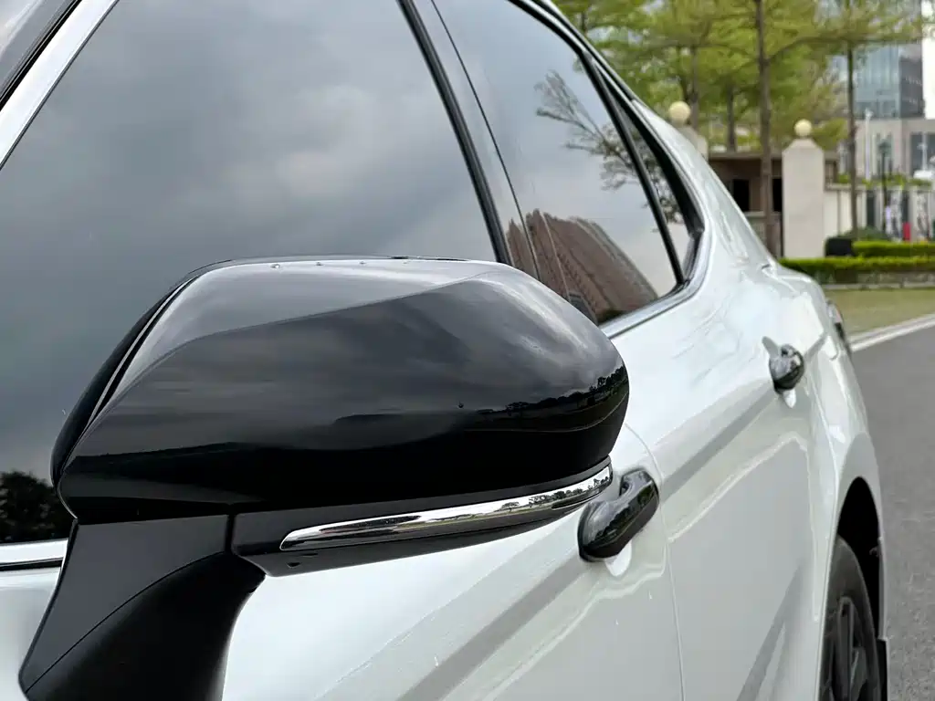Toyota Camry 2022 — фото 10